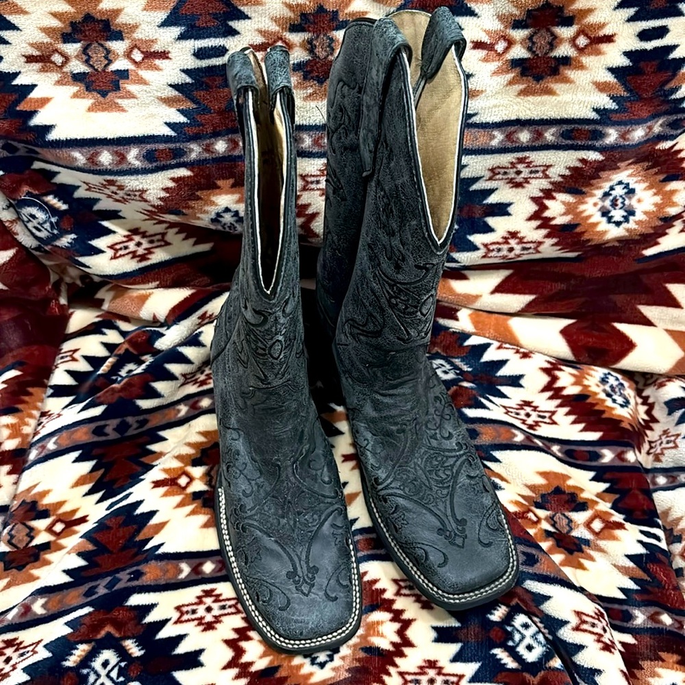 Corral (circle G) boots buckle exclusive!